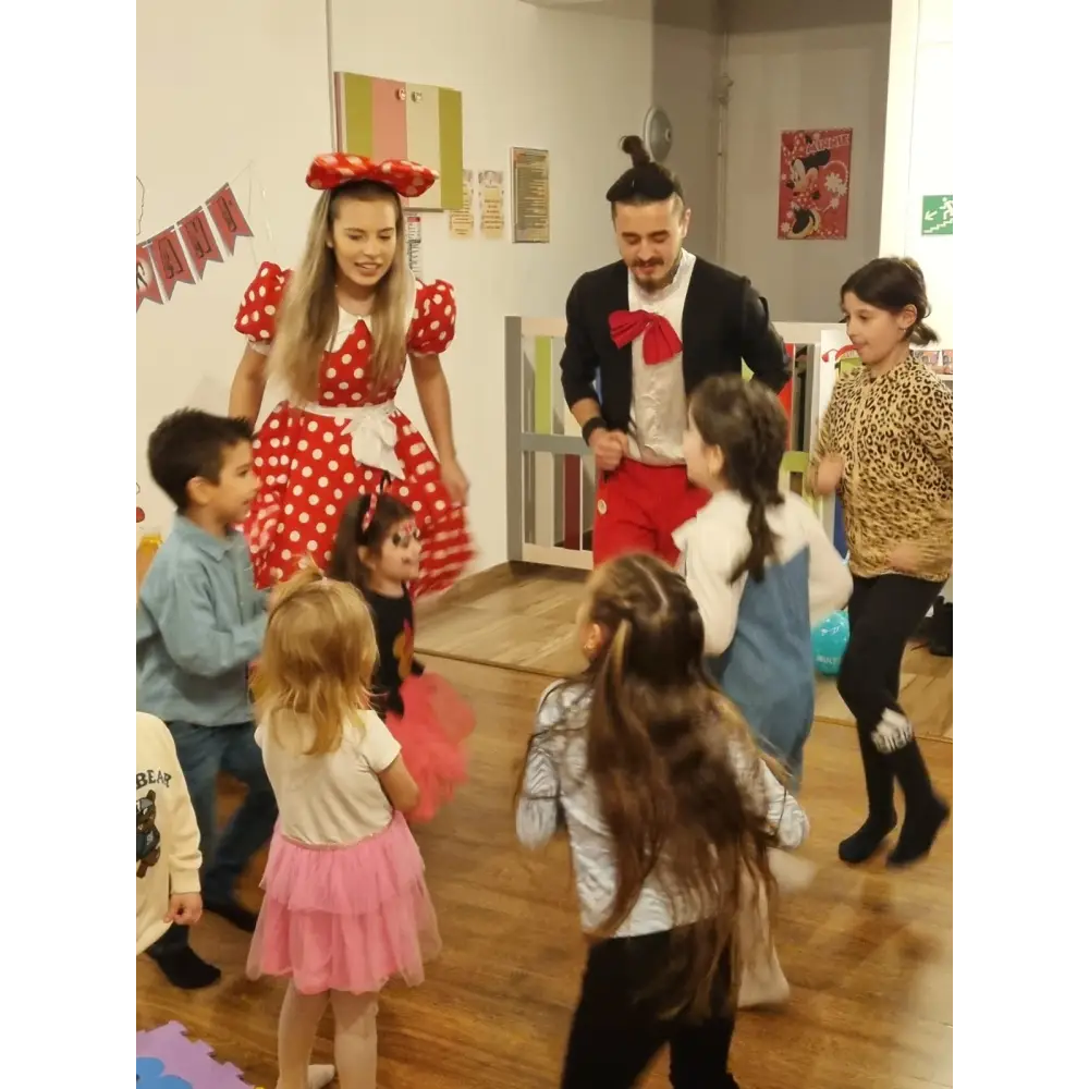 Petrecere Tematică Premium pentru Copii – Grătar Decor și 2 Animatori - Petrecere Copii